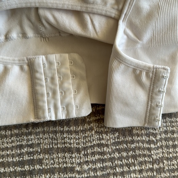 NVGTN White Ignite Seamless Bra - Picture 8 of 9